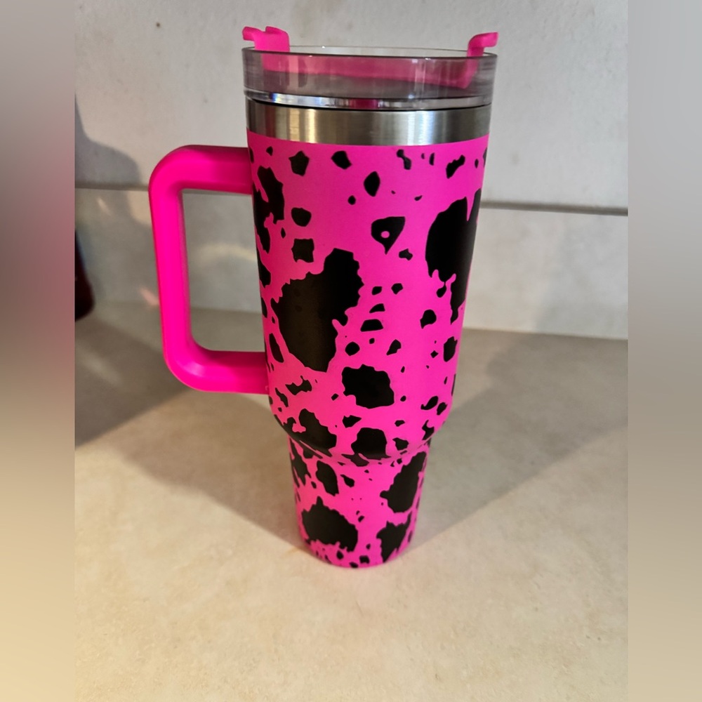 40oz Pink and Black Tumbler with Handle